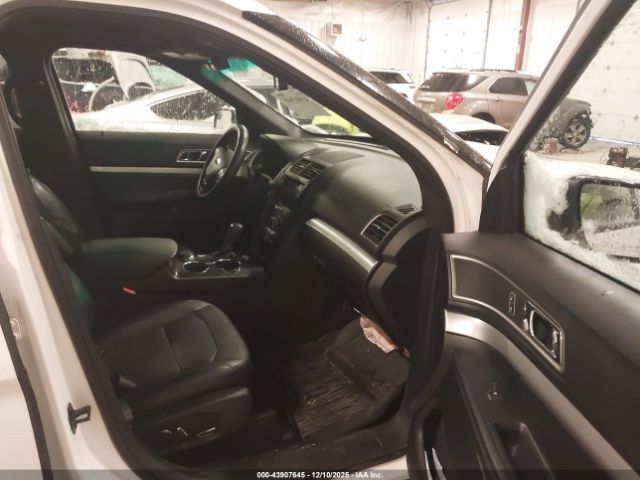 Ford Explorer Xlt Image 6