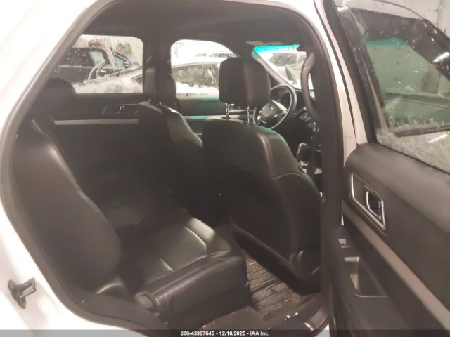 Ford Explorer Xlt Image 9