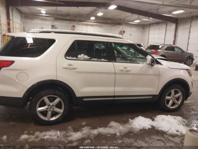 Ford Explorer Xlt Image 11