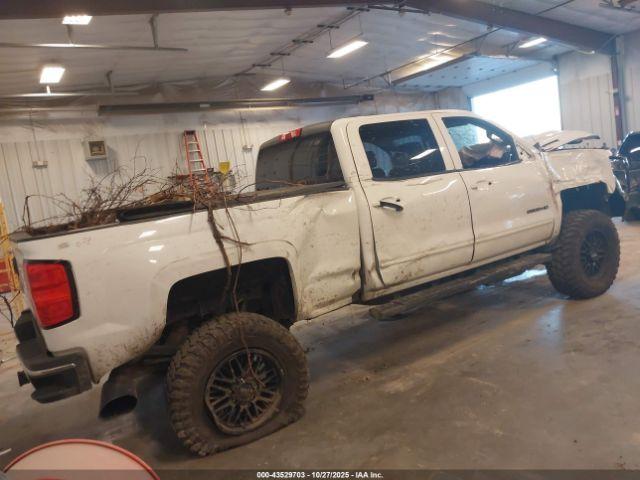 Chevrolet Silverado 2500 Lt Image 4
