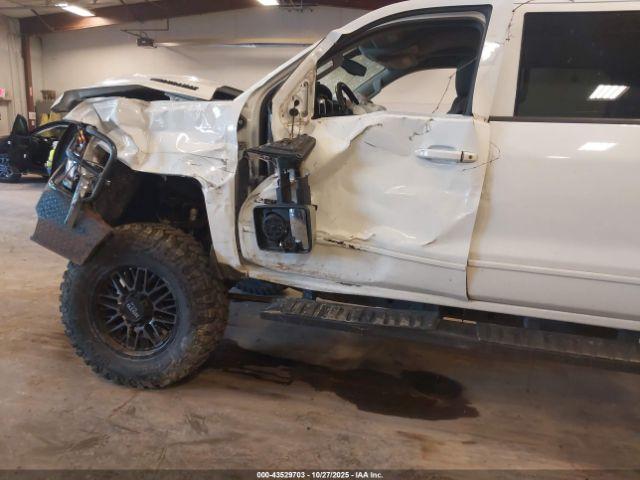 Chevrolet Silverado 2500 Lt Image 7