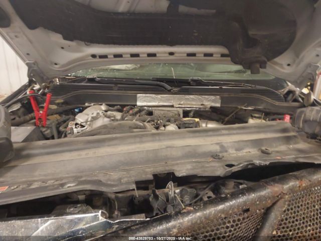 Chevrolet Silverado 2500 Lt Image 12