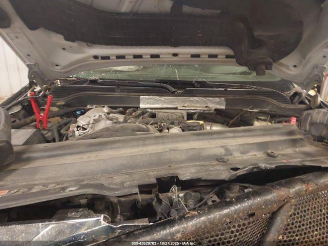 Chevrolet Silverado 2500 Lt Image 12