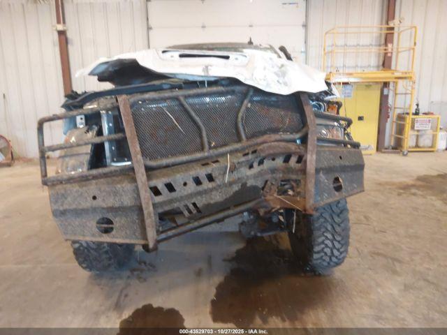 Chevrolet Silverado 2500 Lt Image 8