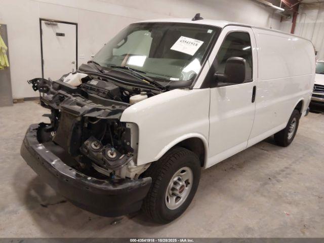 GMC Savana Rwd 2500 Regular Wheelbase Work Van Image 2