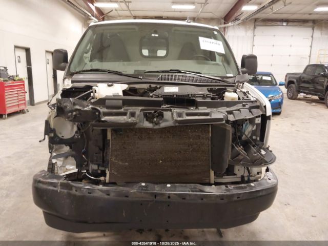 GMC Savana Rwd 2500 Regular Wheelbase Work Van Image 11