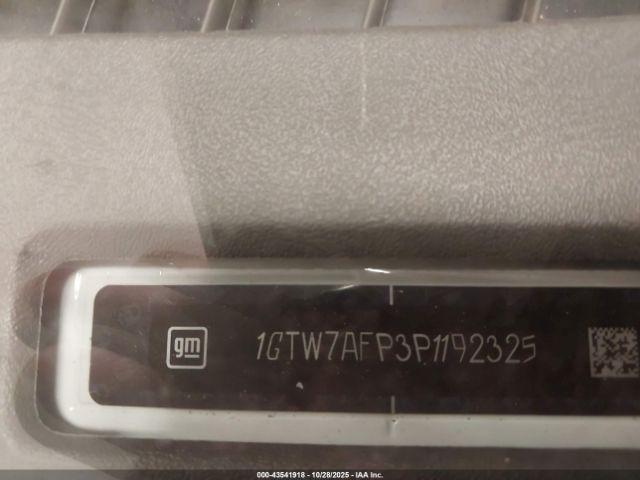 GMC Savana Rwd 2500 Regular Wheelbase Work Van Image 16