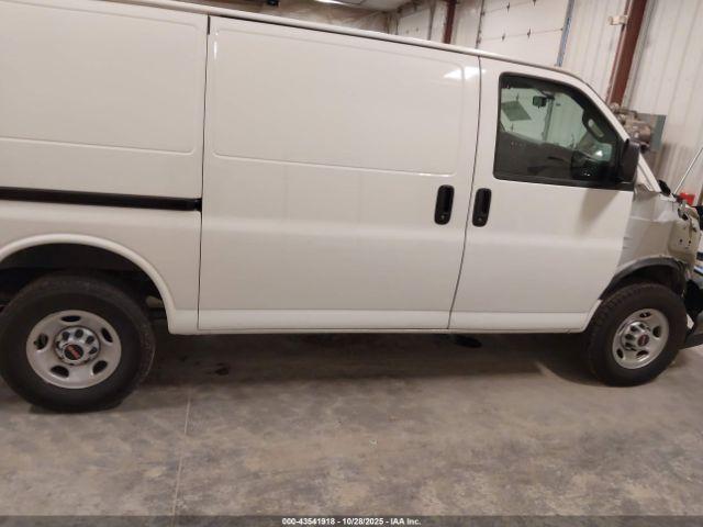 GMC Savana Rwd 2500 Regular Wheelbase Work Van Image 14