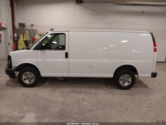 GMC Savana Rwd 2500 Regular Wheelbase Work Van Image 8