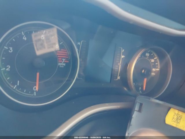 Jeep Cherokee Sport 4x4 Image 4