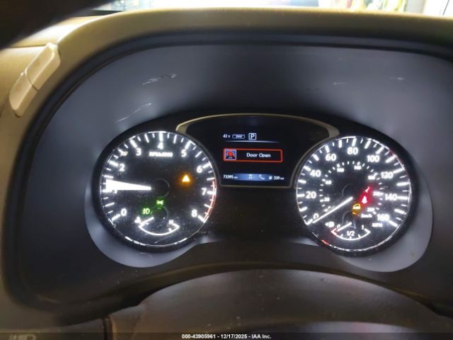 Nissan Pathfinder Sv 4wd Image 10