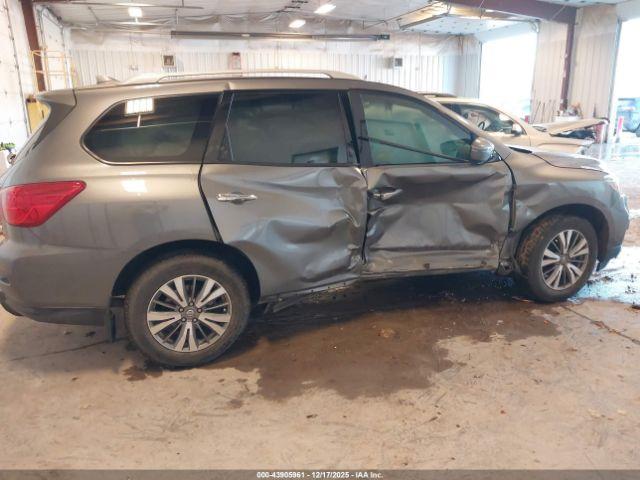 Nissan Pathfinder Sv 4wd Image 3