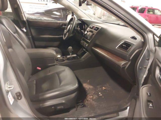 Subaru Outback 2.5i Limited Image 6