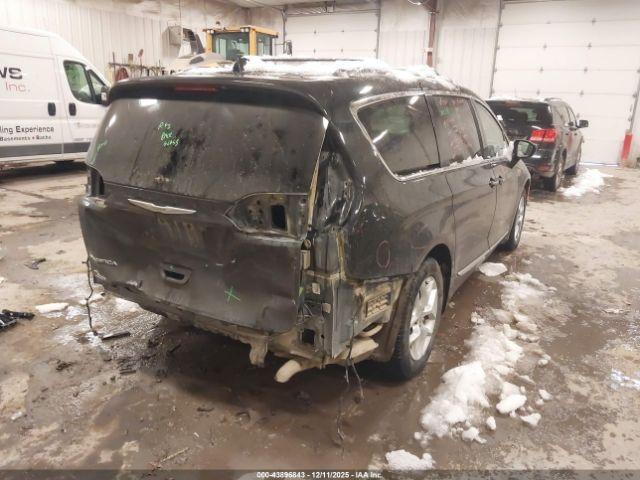 Chrysler Pacifica Touring-l Plus Image 5