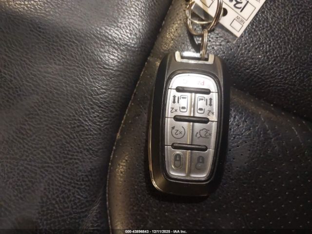 Chrysler Pacifica Touring-l Plus Image 14