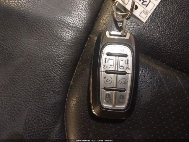 Chrysler Pacifica Touring-l Plus Image 14