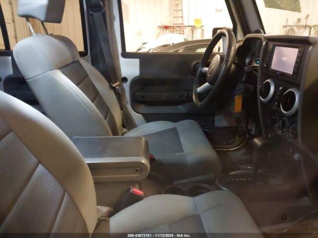 Jeep Wrangler Sahara Image 7