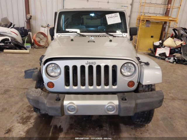 Jeep Wrangler Sahara Image 11