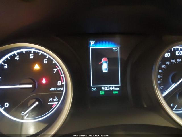 Toyota Camry Le Image 2