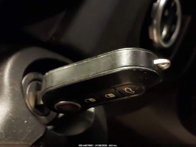 FIAT 500L Lounge Image 9