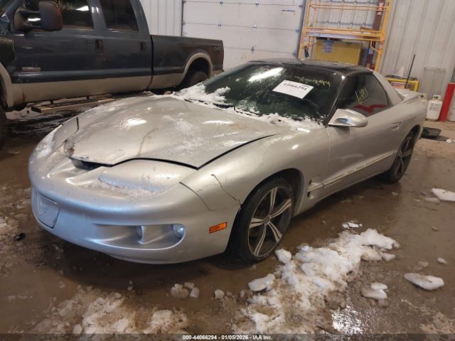 Pontiac Firebird Image 2