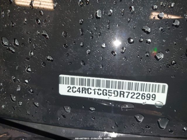 Chrysler Town & Country Touring-l Image 3