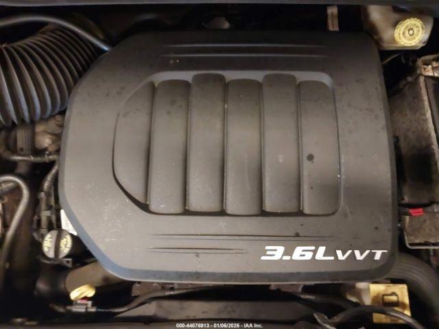 Chrysler Town & Country Touring-l Image 7