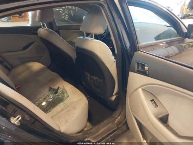 Kia Optima Lx Image 2