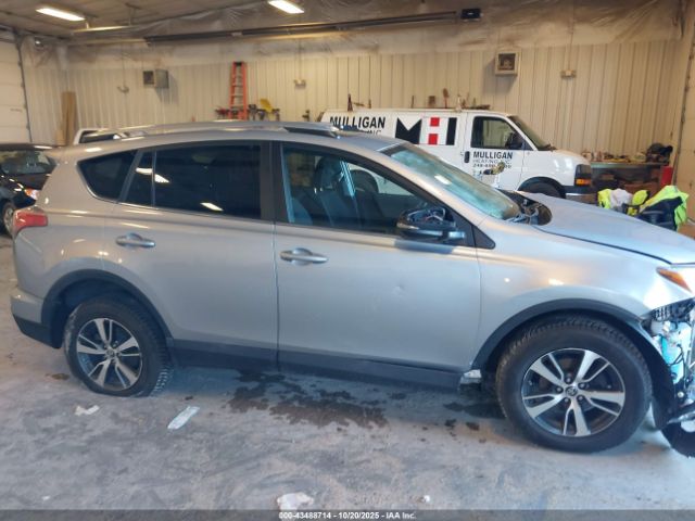 Toyota RAV4 Xle Image 14