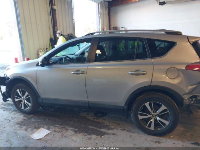 Toyota RAV4 Xle Image 2