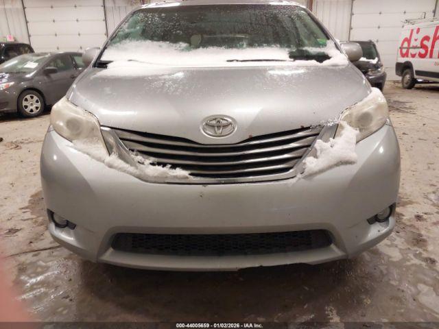 Toyota Sienna Xle V6 8 Passenger Image 6