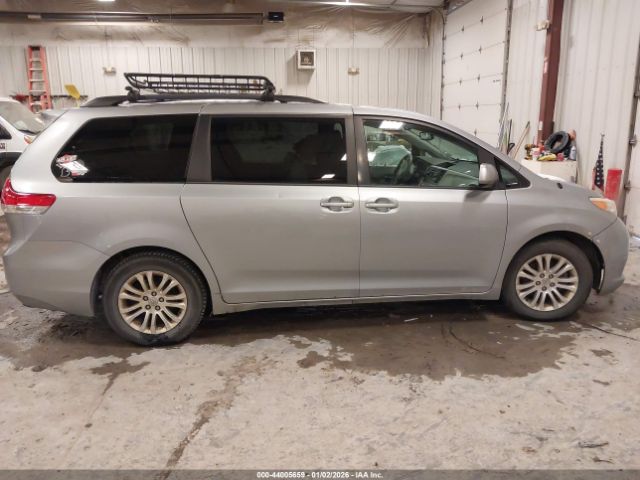 Toyota Sienna Xle V6 8 Passenger Image 12