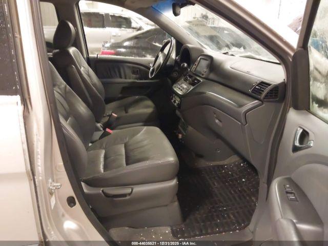 Honda Odyssey Touring Image 9