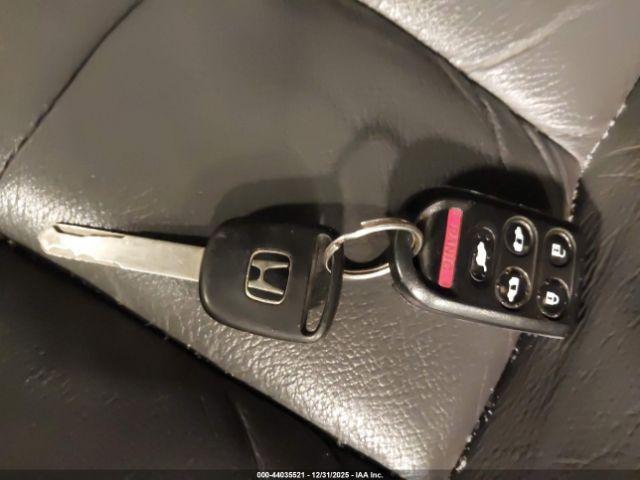 Honda Odyssey Touring Image 6