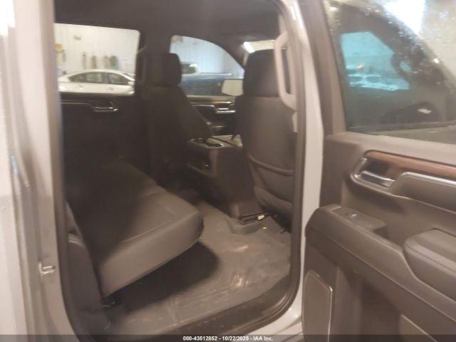 Chevrolet Silverado 1500 4wd  Short Bed Lt Trail Boss Image 7