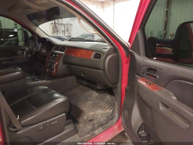 Chevrolet Silverado 2500 Ltz Image 4