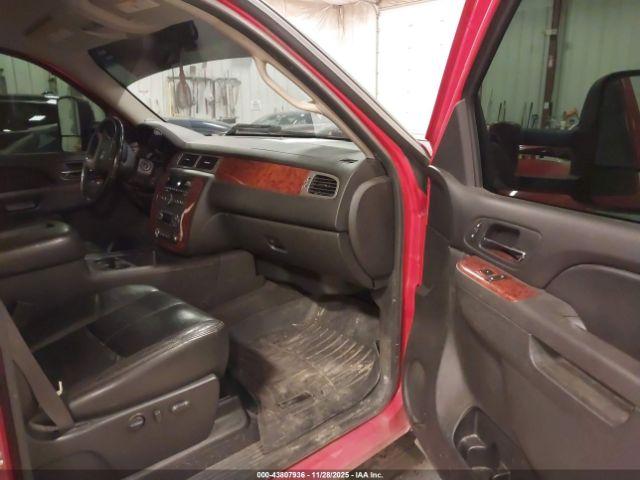 Chevrolet Silverado 2500 Ltz Image 4