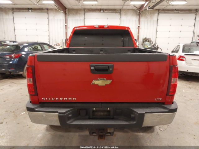 Chevrolet Silverado 2500 Ltz Image 14