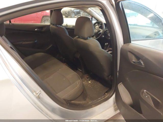 Chevrolet Cruze Ls Auto Image 9