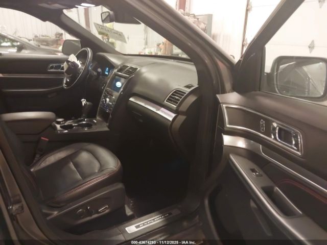 Ford Explorer Sport Image 16