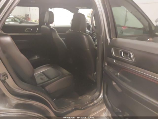 Ford Explorer Sport Image 11