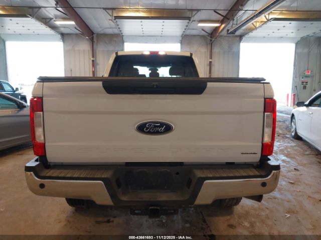Ford F-350 Xlt Image 12