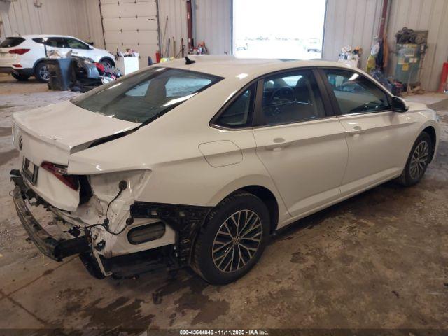 Volkswagen Jetta Image 4