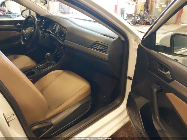 Volkswagen Jetta Image 6