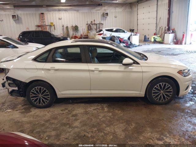 Volkswagen Jetta Image 16