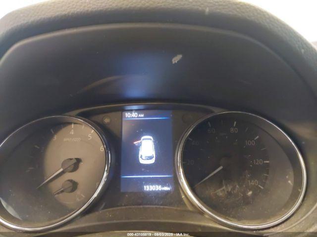 Nissan Rogue S Image 11