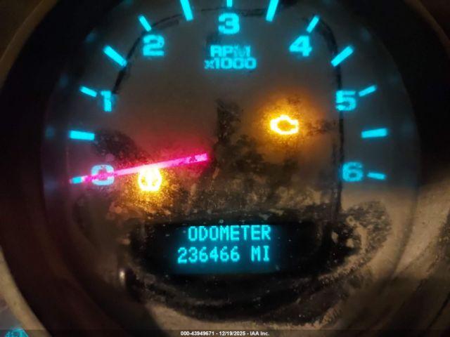 Chevrolet Silverado 1500 Work Truck Image 7