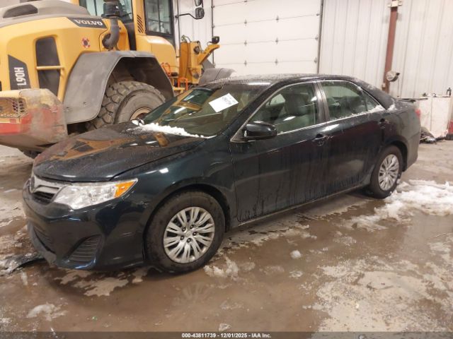 Toyota Camry Le Image 15