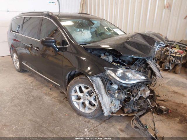  Salvage Chrysler Pacifica