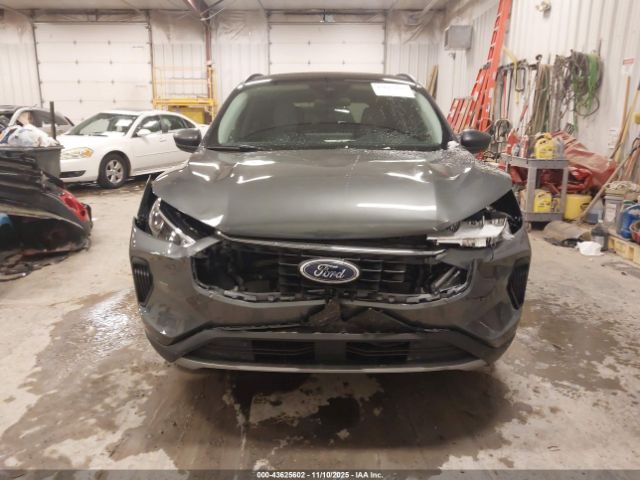 Ford Escape Active Image 16